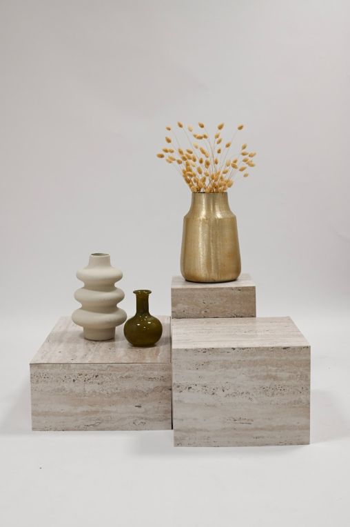 TRAVERTIN-BEISTELLTISCHE | 3-teiliges Set | Möbel aus Karton | Home Staging & Display