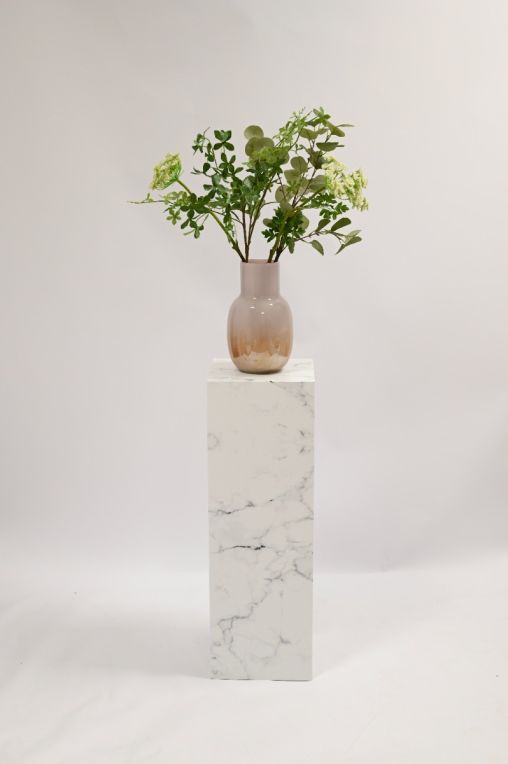 SÄULE - SOCKEL MIT MARMORPRINT | Präsentationssäule aus Pappe | Wiederverwendbar