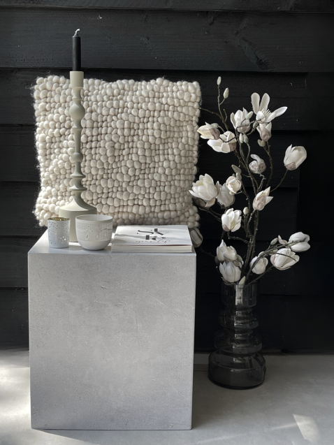 Cardboard side table / stool / cube with all-over concrete-look print - Cubiqz