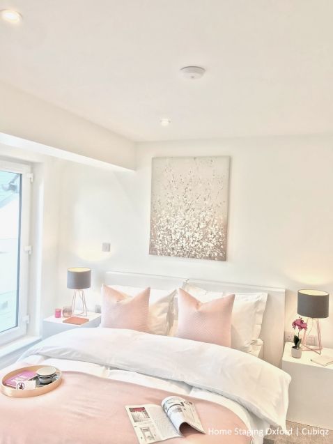 Cubiqz Poppelbett mit Pachttisch aus Pappe