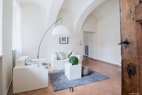 Cubiqz BEISTELLTISCH aus Pappe (Preis ist exklusive Accessoires)