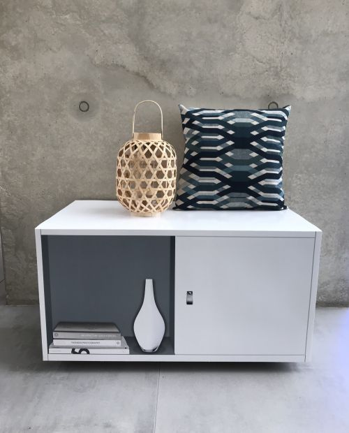 Schrank Fay einzeln aus Pappe. Modell a