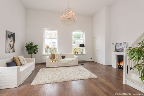 Cubiqz Kamin aus Pappe. Schafft Atmosphäre und ist absolut sicher. Für Home Staging oder als Blickfang in der Schule, Firma, Display, Schaufenster-Display oder als Dekoration.