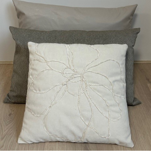 3-piece set of trendy cushions for chair, armchair couches and bed - Cubiqz