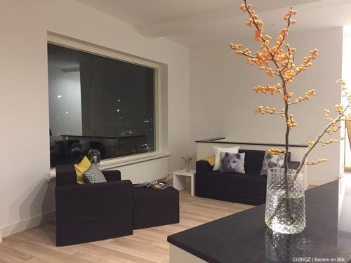 LUUCK modulares Möbelsystem aus Pappe von CUBIQZ; Beistelltisch 3-seitig aus Pappe