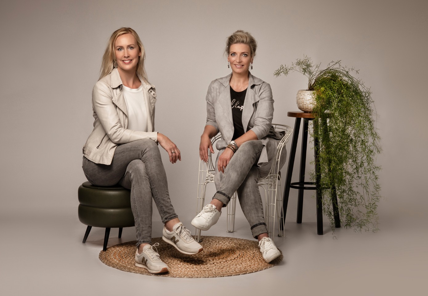 Wir sind CUBIQZ, die originalen Pappküchen und Pappmöbel für Home Staging und mehr