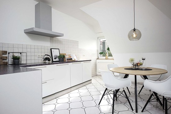 HOME Staging with CUBIQZ cardboard shelving unit LUUCK Home Staging 360 Raum 2 mit einer Basic Pappküche von Cubiqz