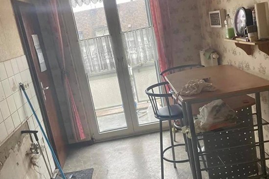 Home Staging Vorher Beispiel Erbimmmobilie ohne Cubiqz reversible Pappküche