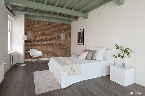 Home Staging Nachher Beispiel Schlafzimmer mit einem 2-Personen-Pappbett von Cubiqz