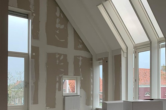 Home Staging Vorher Beispiel leerstehende Neubauimmobilie ohne Cubiqz Pappmöbel