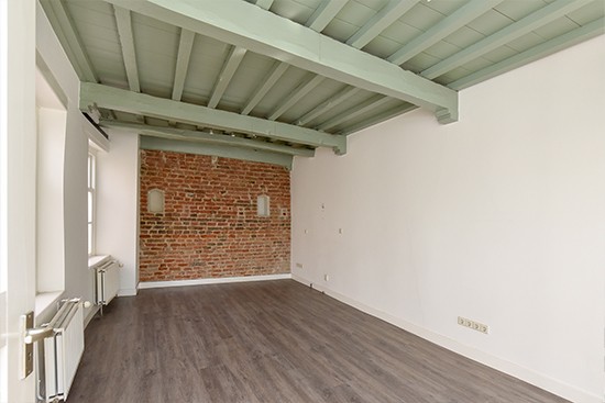 Home Staging Vorher Beispiel Schlafzimmer ohne 2-Personen-Pappbett von Cubiqz