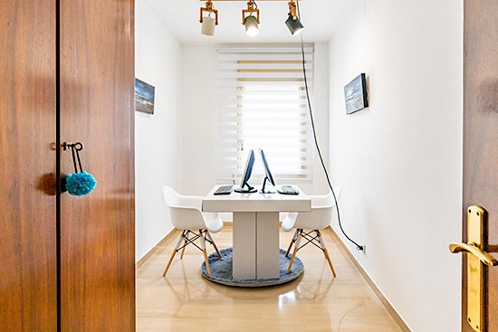 Office Staging @ Home mit Cubiqz-Kartonmodulen Office Staging @ Home mit Cubiqz-Kartonmodulen