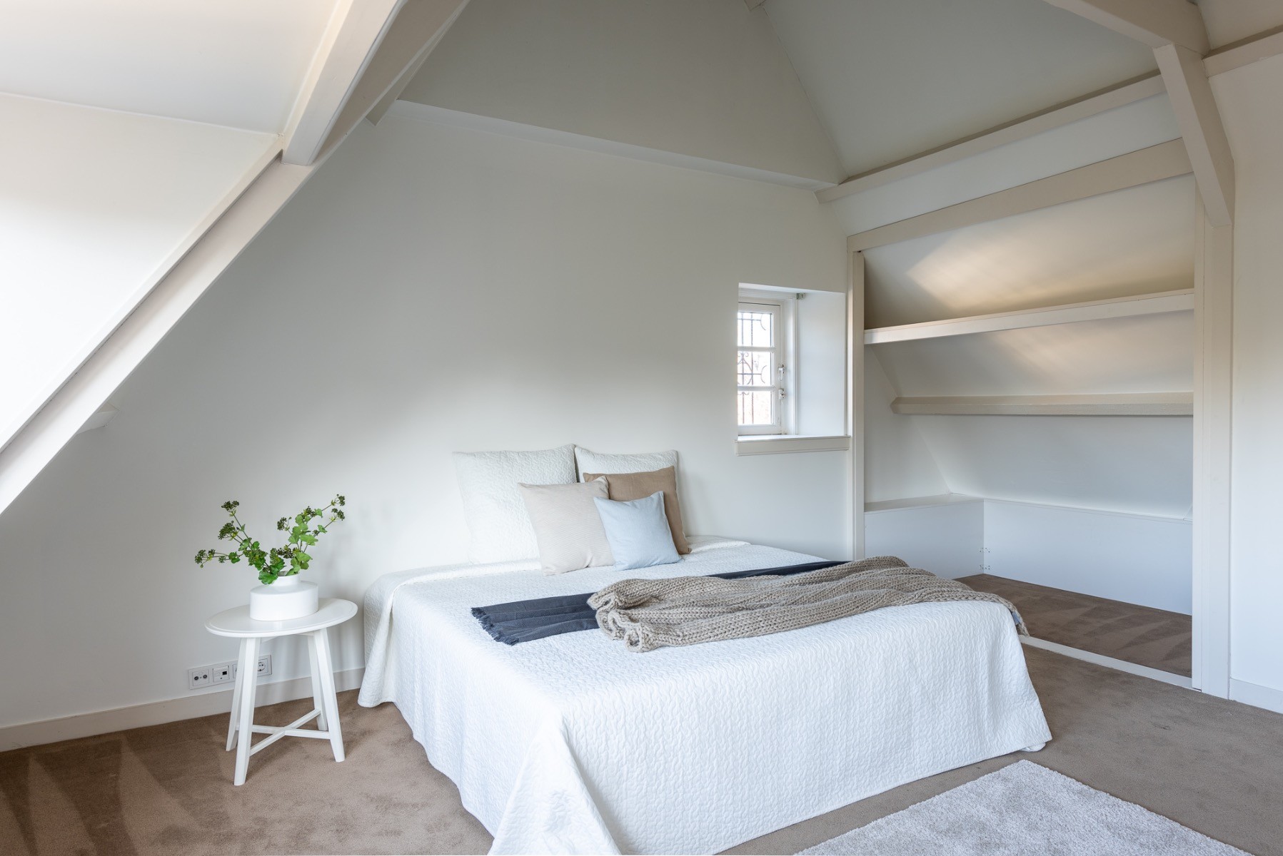 Da ein Schlafzimmer größer ist als das andere, können Sie unsere Bettgrößen leicht anpassen